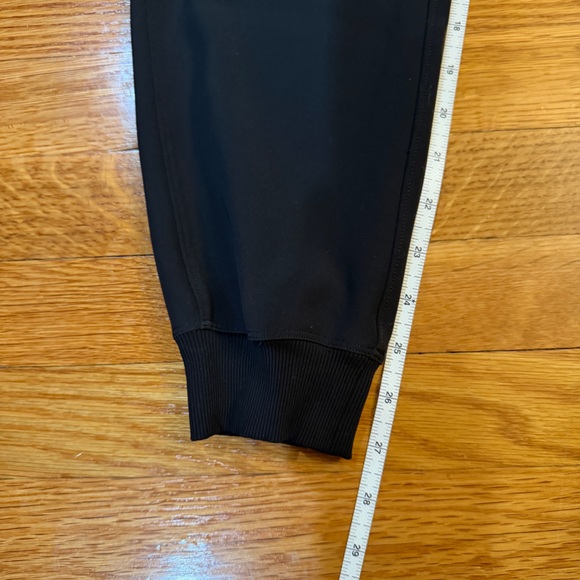 Lululemon On The Fly Jogger Black - Size 4 - Picture 3 of 7